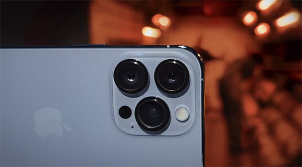 iPhone 13 Pro Max sở hữu camera tele hoàn toàn mới, camera góc siêu rộng được cải tiến